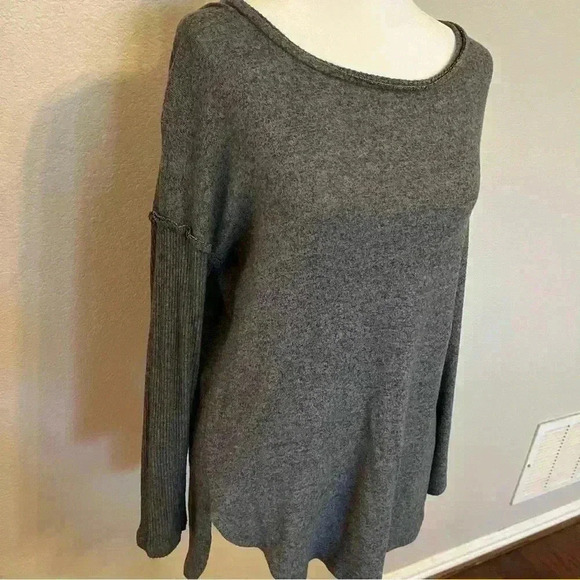 Bobeau ribbed sleeve oversize fit thin sweater in gray & black size small - Picture 14 of 15